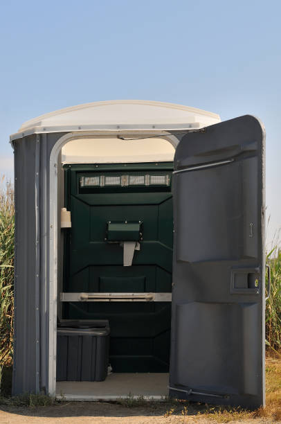 Porta potty delivery and setup in Winfield, IA